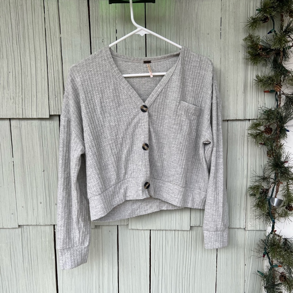 Super cute grey cropped sweater